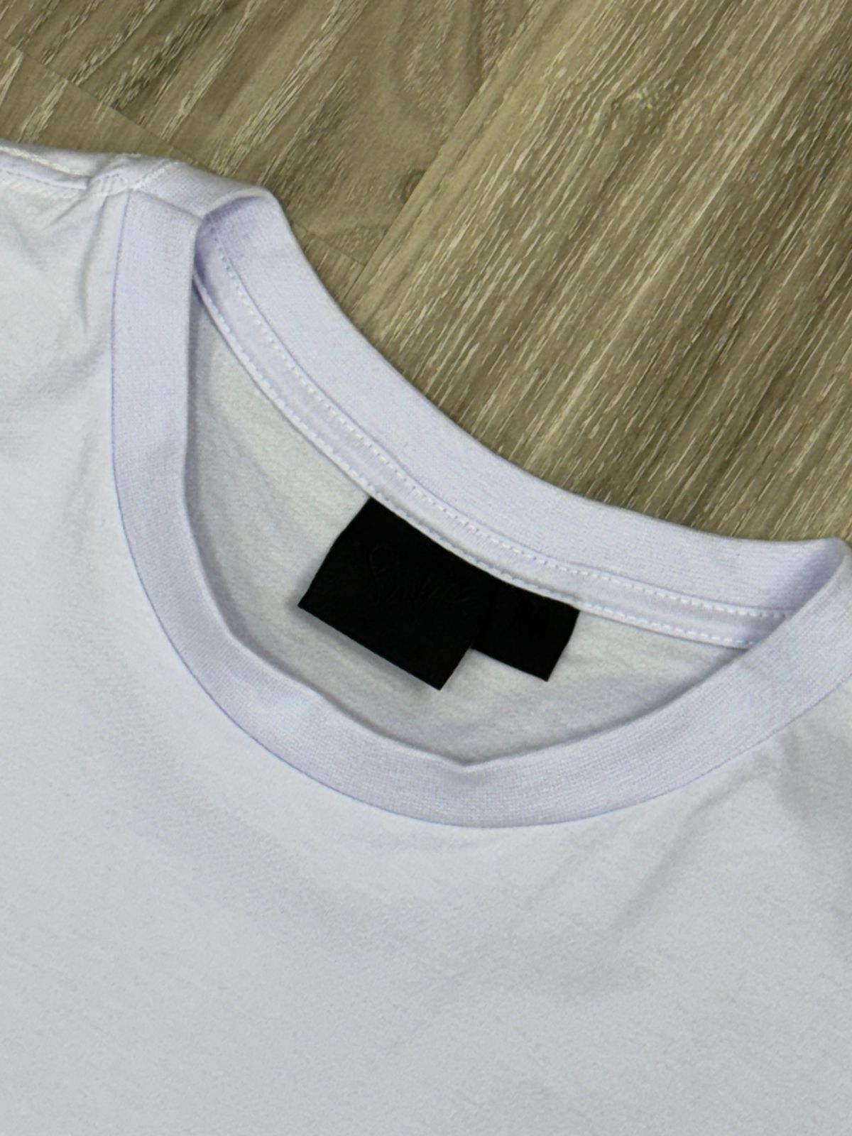 CAMISETA SYNA WORLD LOGO - BRANCA
