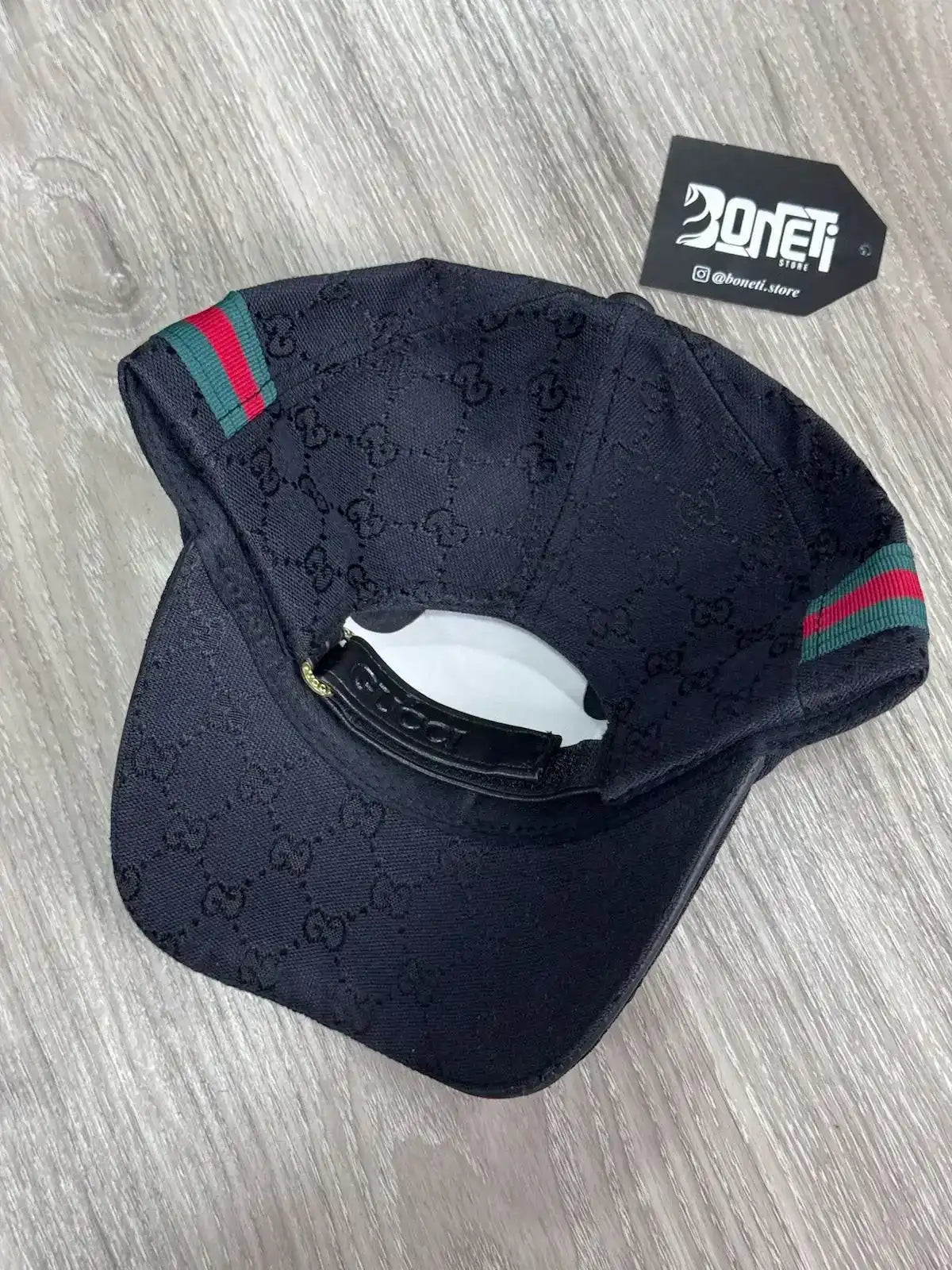 BONÉ GC MONOGRAMADO FAIXA - PRETO