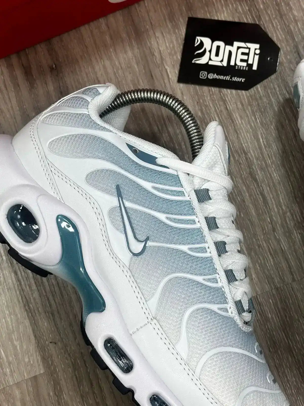 TÊNIS NK AIR MAX PLUS TN - MICA GREEN