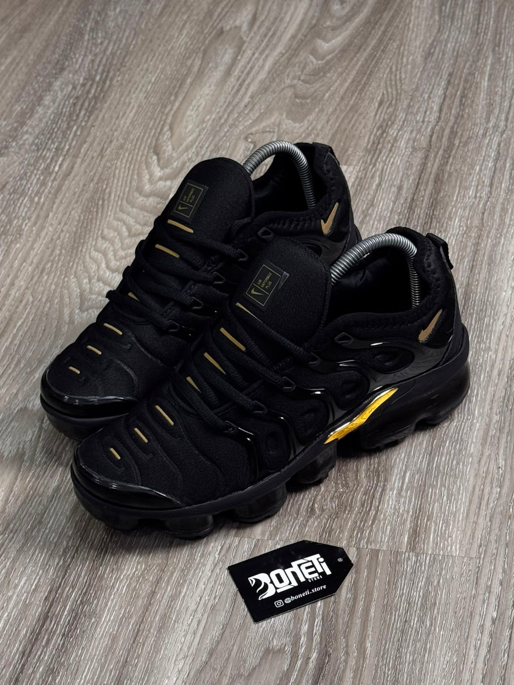 TÊNIS NK VAPORMAX PLUS - PRETO