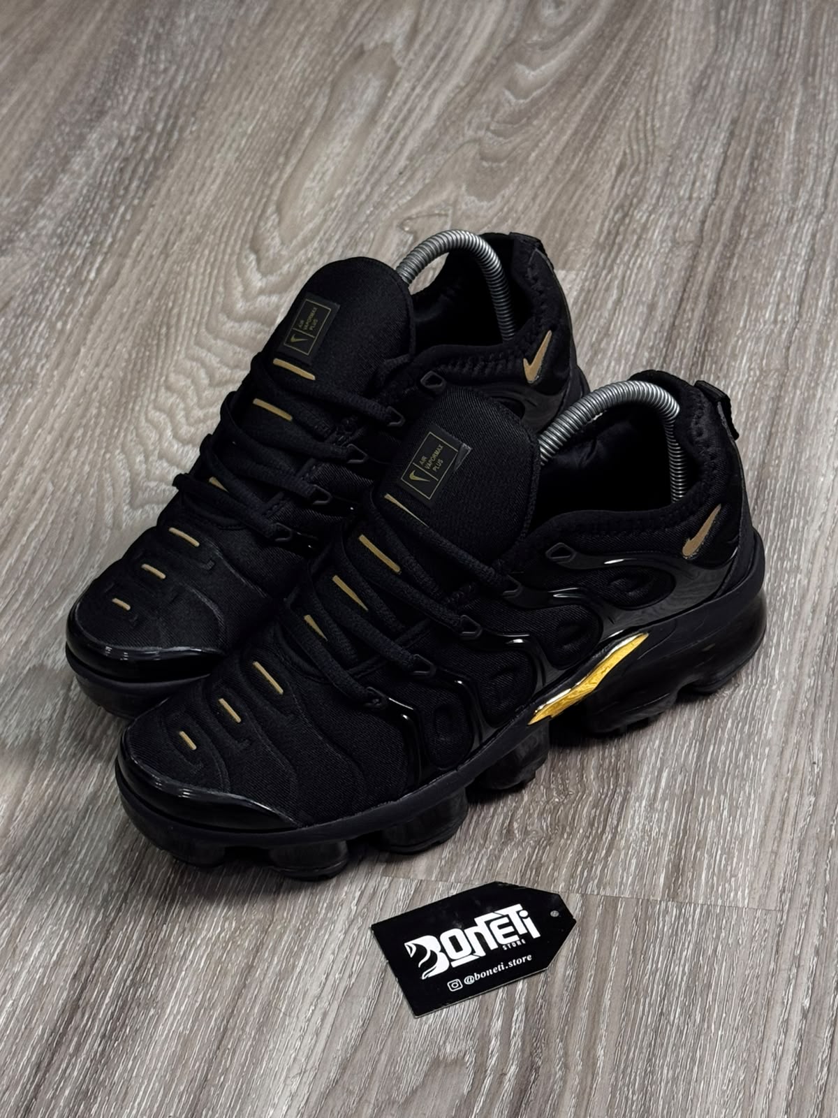 TÊNIS NK VAPORMAX PLUS - PRETO