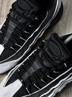 TÊNIS NK AIR MAX 95 X COMME DES GARÇONS - CINZA E PRETO