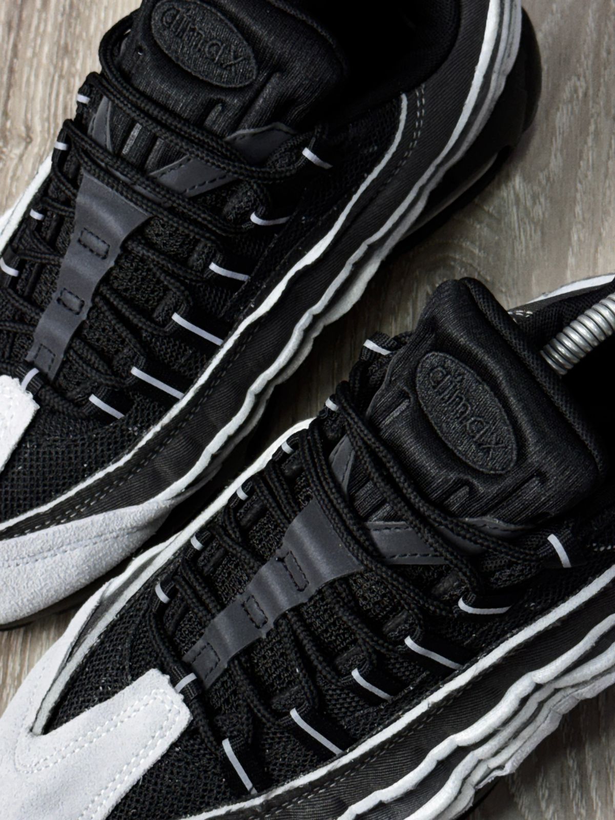 TÊNIS NK AIR MAX 95 X COMME DES GARÇONS - CINZA E PRETO