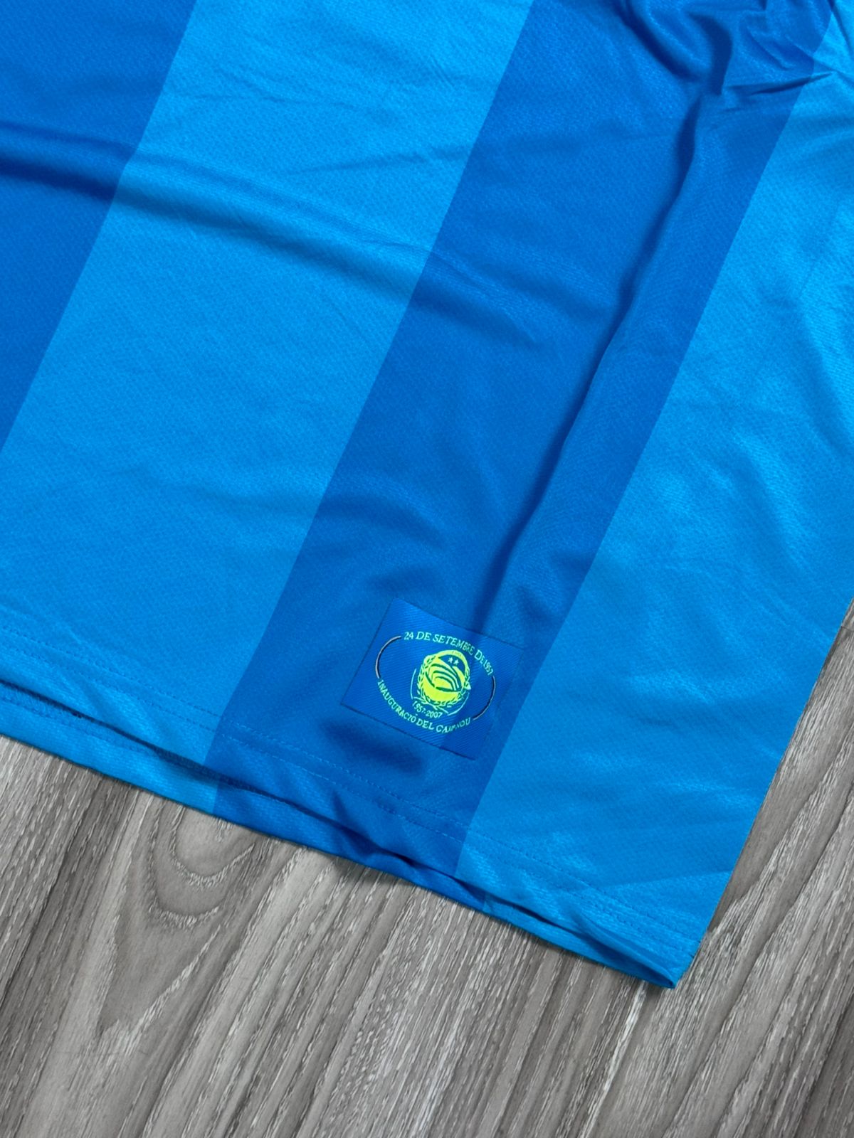 CAMISA RETRÔ BARCELONA 2007 RONALDINHO - AZUL