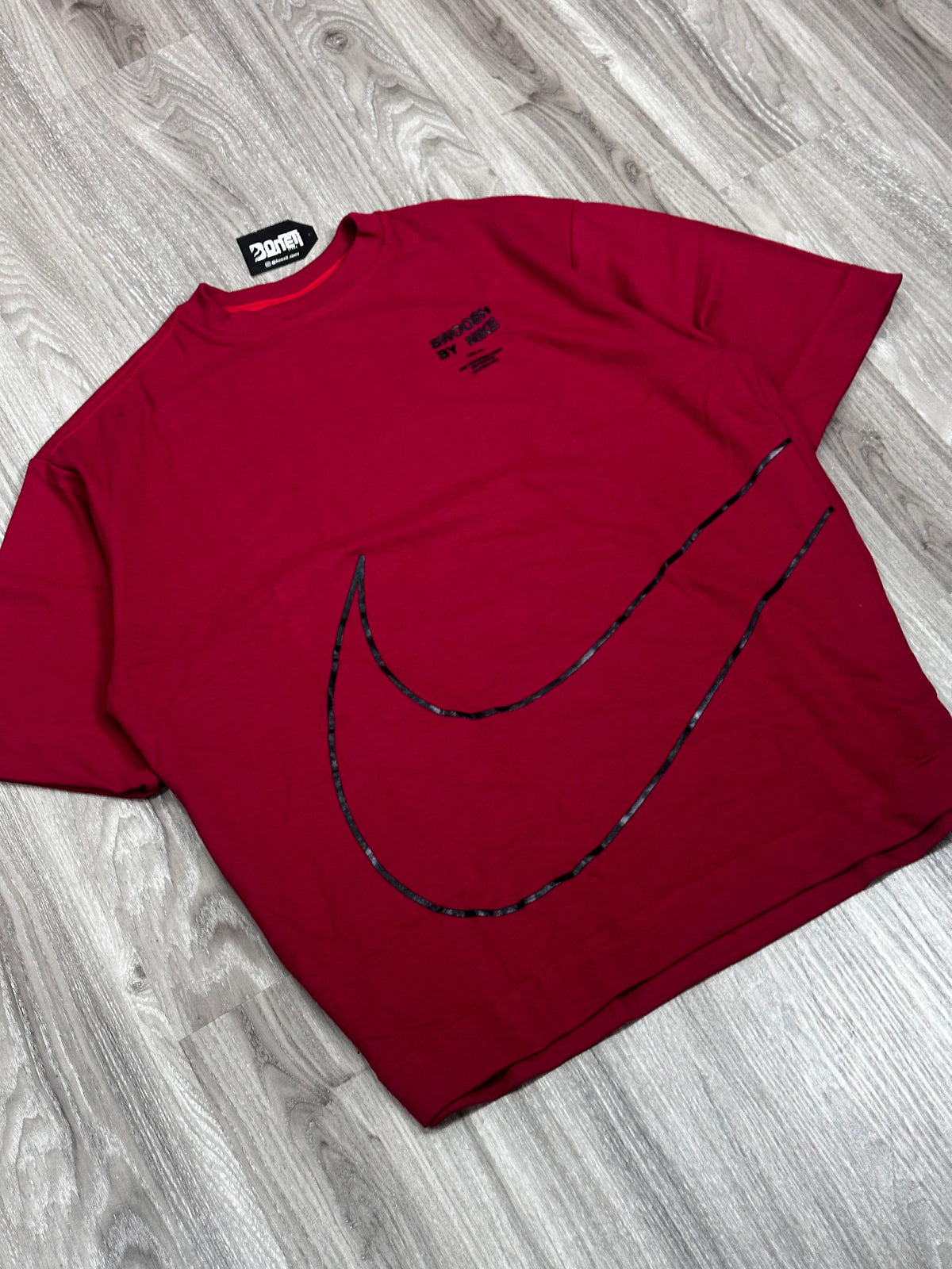 CAMISETA OVERSIZED NK BIG SWOOSH - VERMELHO