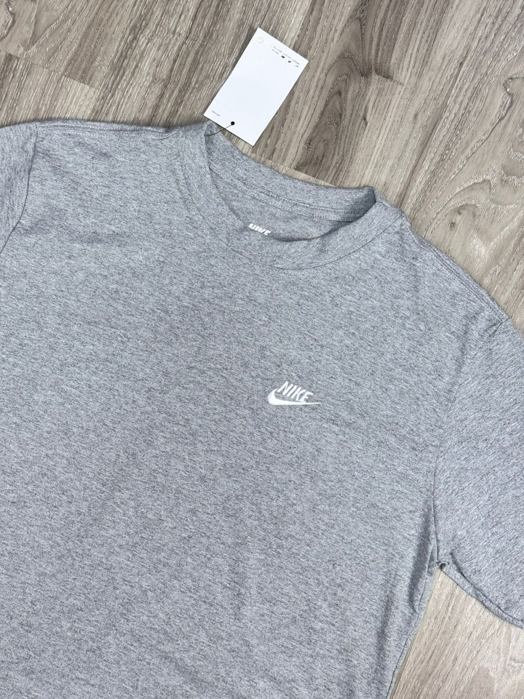 CAMISETA NK SPORTSWEAR CLUB - CINZA