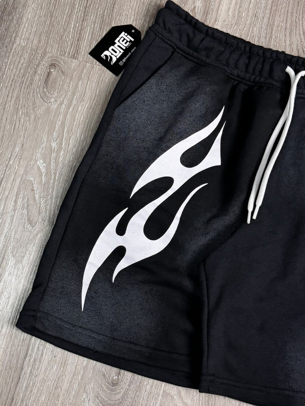 SHORTS MOLETOM HELLSTAR - PRETO