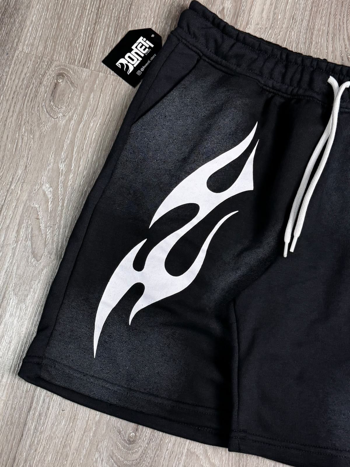 SHORTS MOLETOM HELLSTAR - PRETO