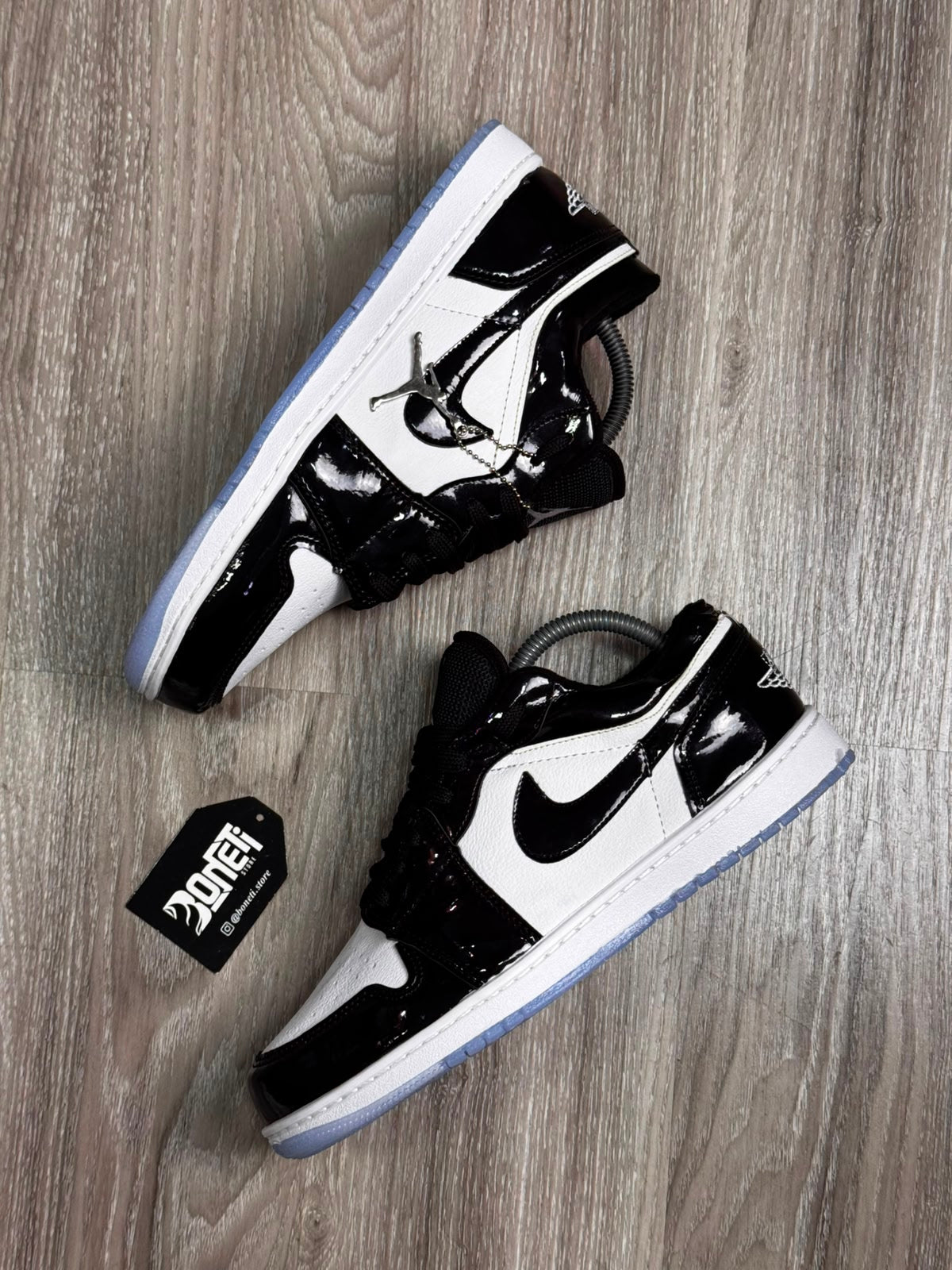 TÊNIS NK JORDAN 1 - GLOSSY BLACK