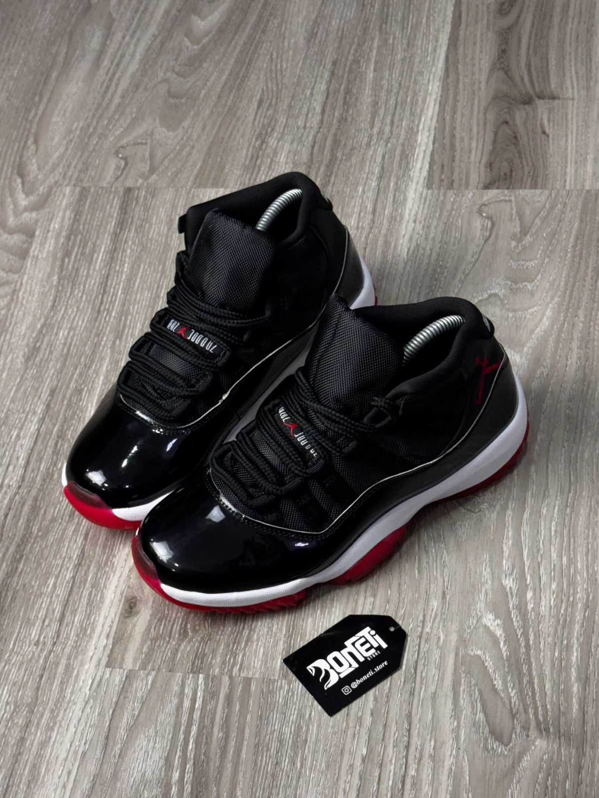 TÊNIS NK JORDAN 11 - BRED