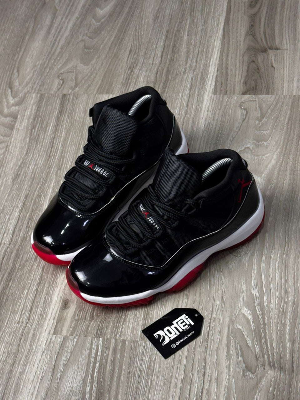 TÊNIS NK JORDAN 11 - BRED