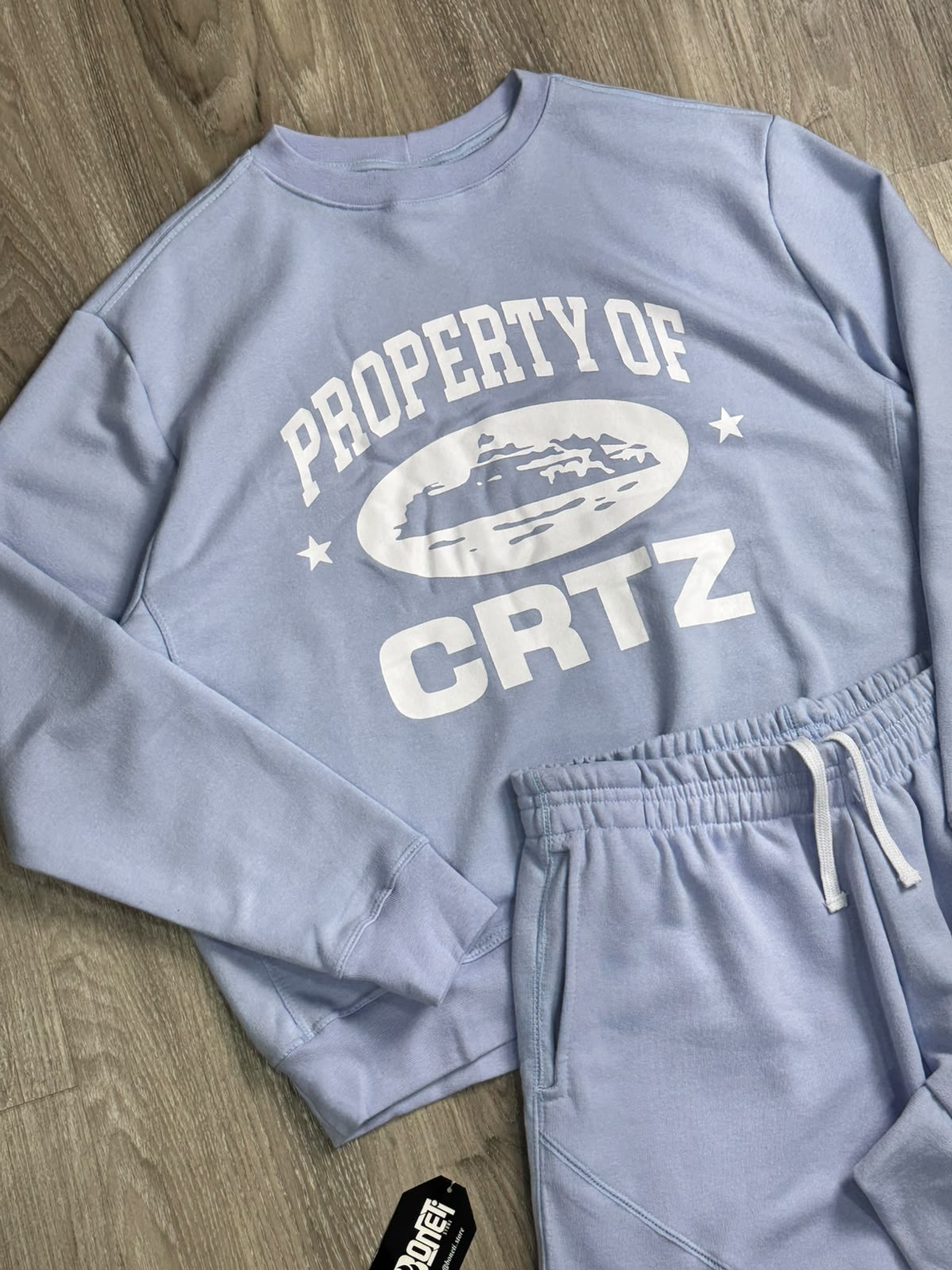 CONJUNTO CORTEIZ MOLETOM PROPERTY - BABY BLUE