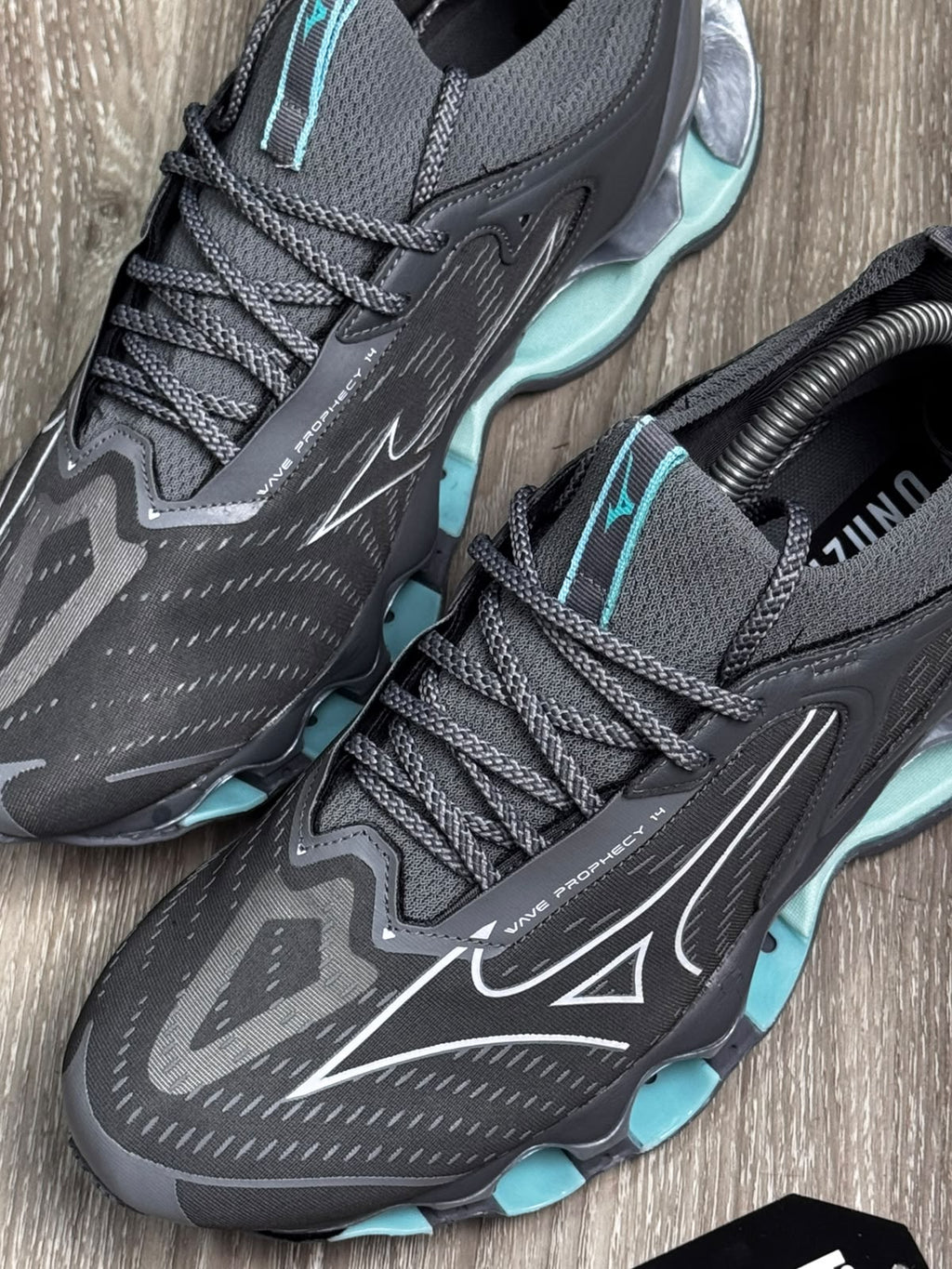TÊNIS MZN WAVE PROPHECY 14 - GREY TIFFANY