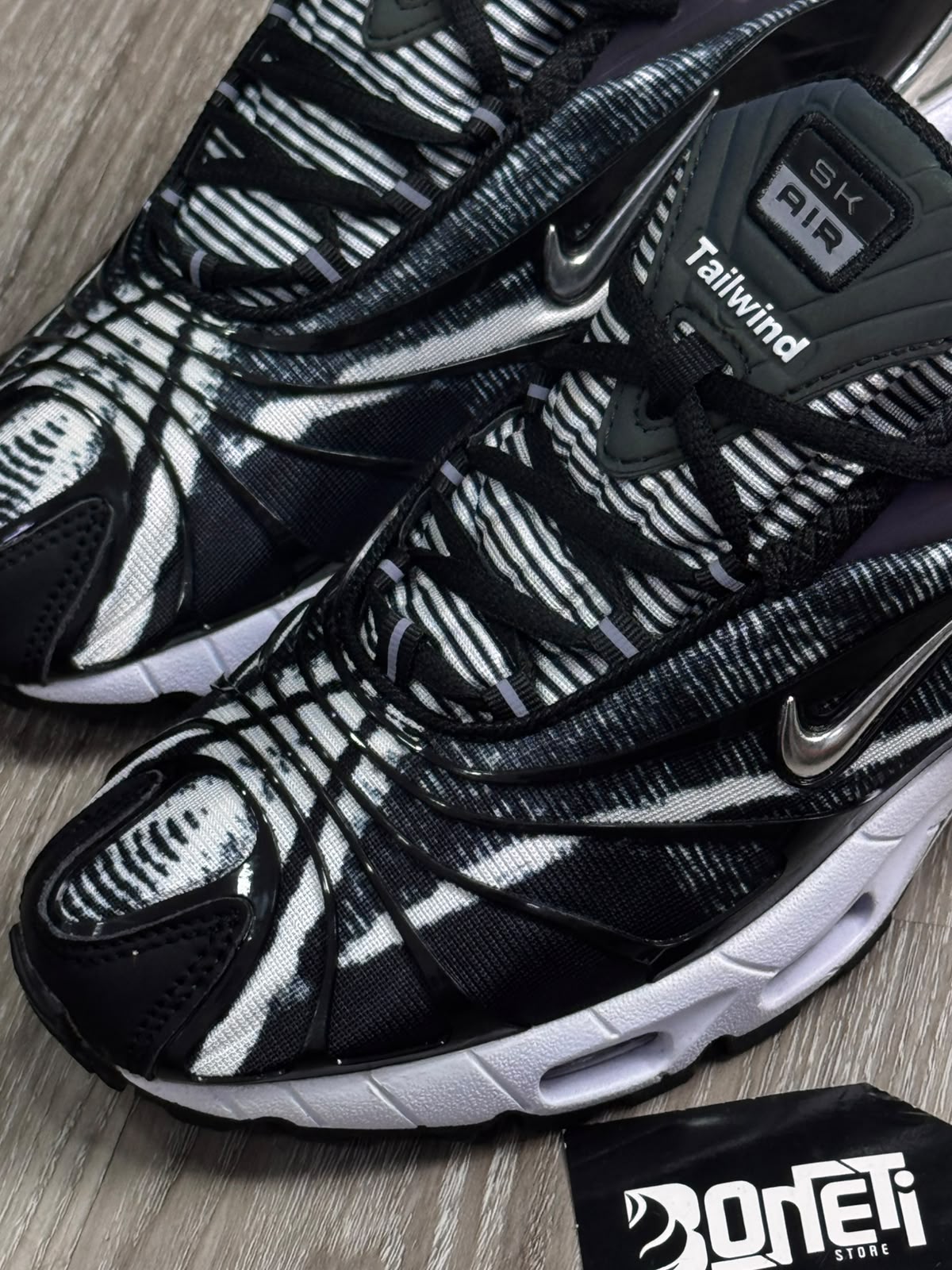TÊNIS NK AIR MAX TAILWIND X SKEPTA - BLACK