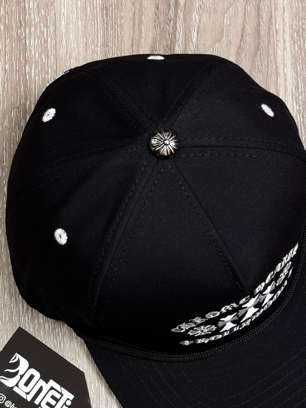 BONÉ CHROME HEARTS GAS STATION - PRETO E BRANCO