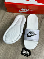 CHINELO SLIDE NK VICTORI - BRANCO