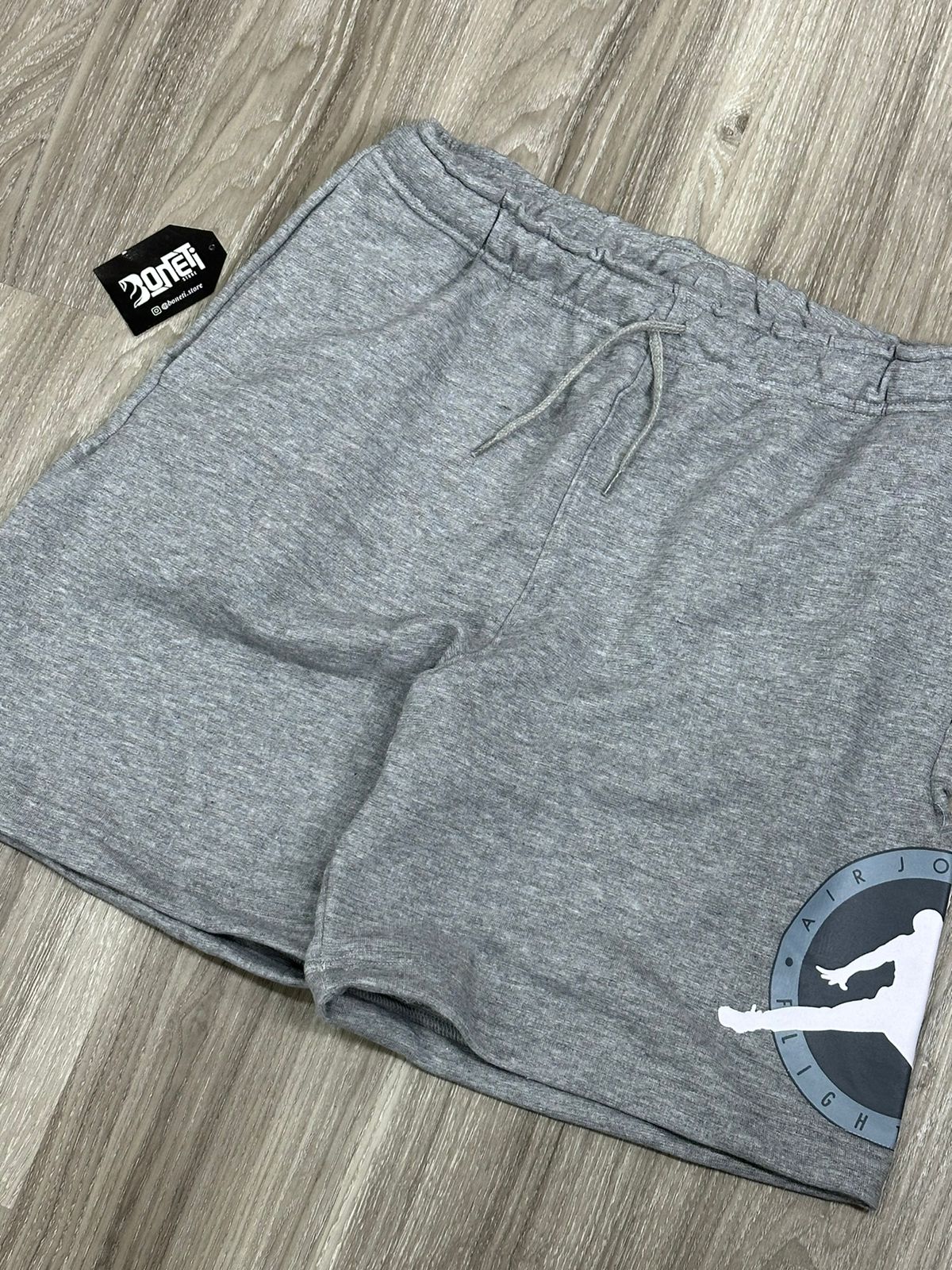 SHORTS MOLETOM JRDN FLIGHT CLUB - CINZA