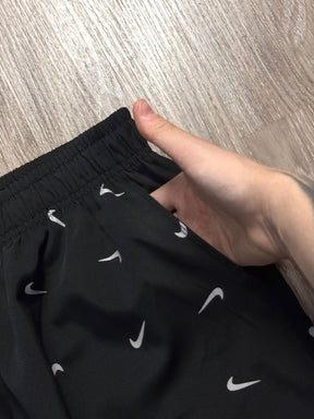 CONJUNTO NK SUMMER RAIN SWOOSH - PRETO