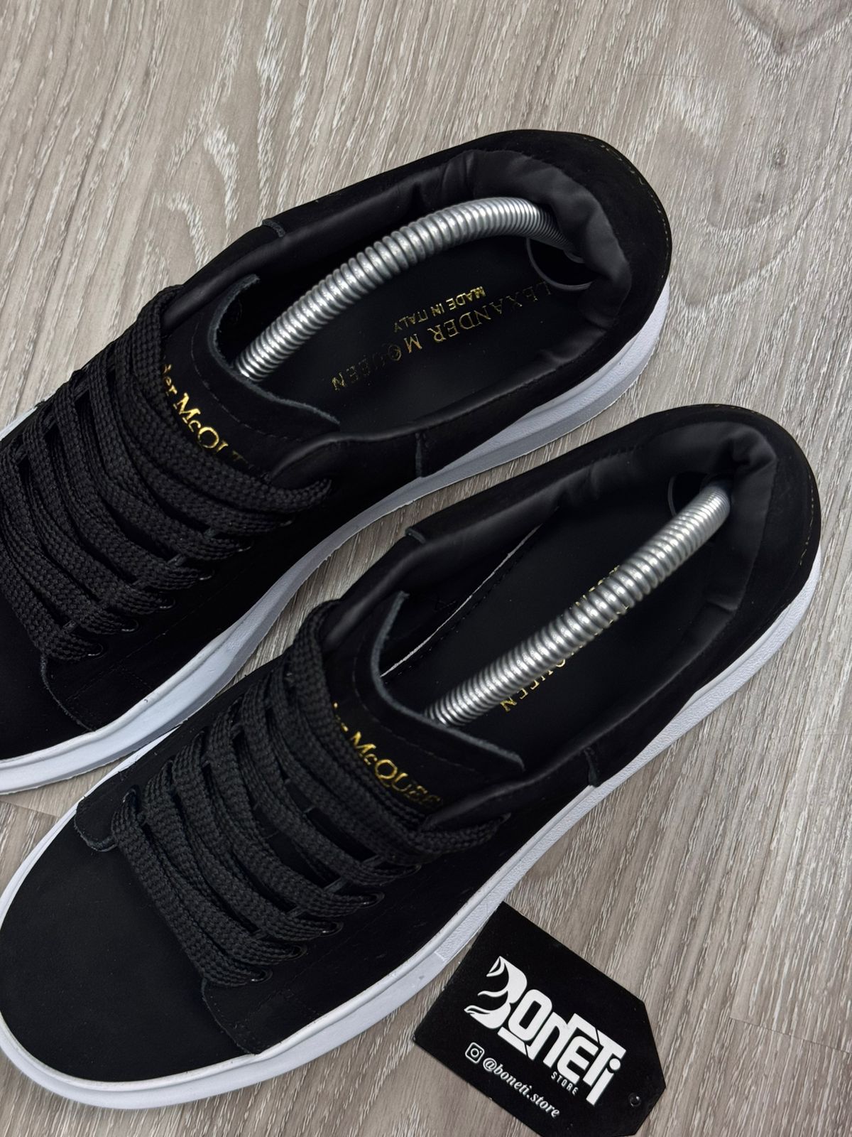 TÊNIS MCQUEEN CAMURÇA - PRETO