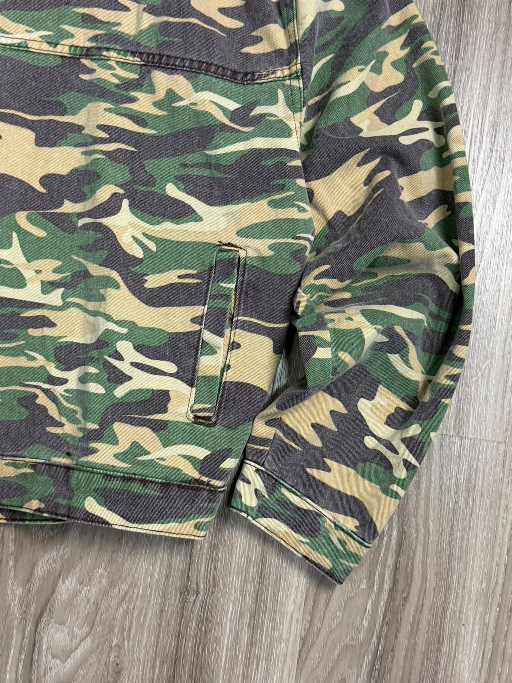 JAQUETA PRESENCE CAMUFLADA