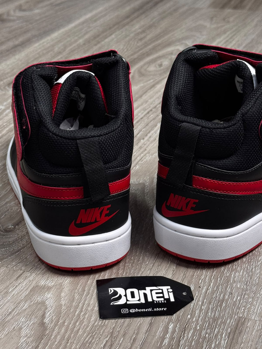 TÊNIS NK COURT BOROUGH MID - VERMELHO