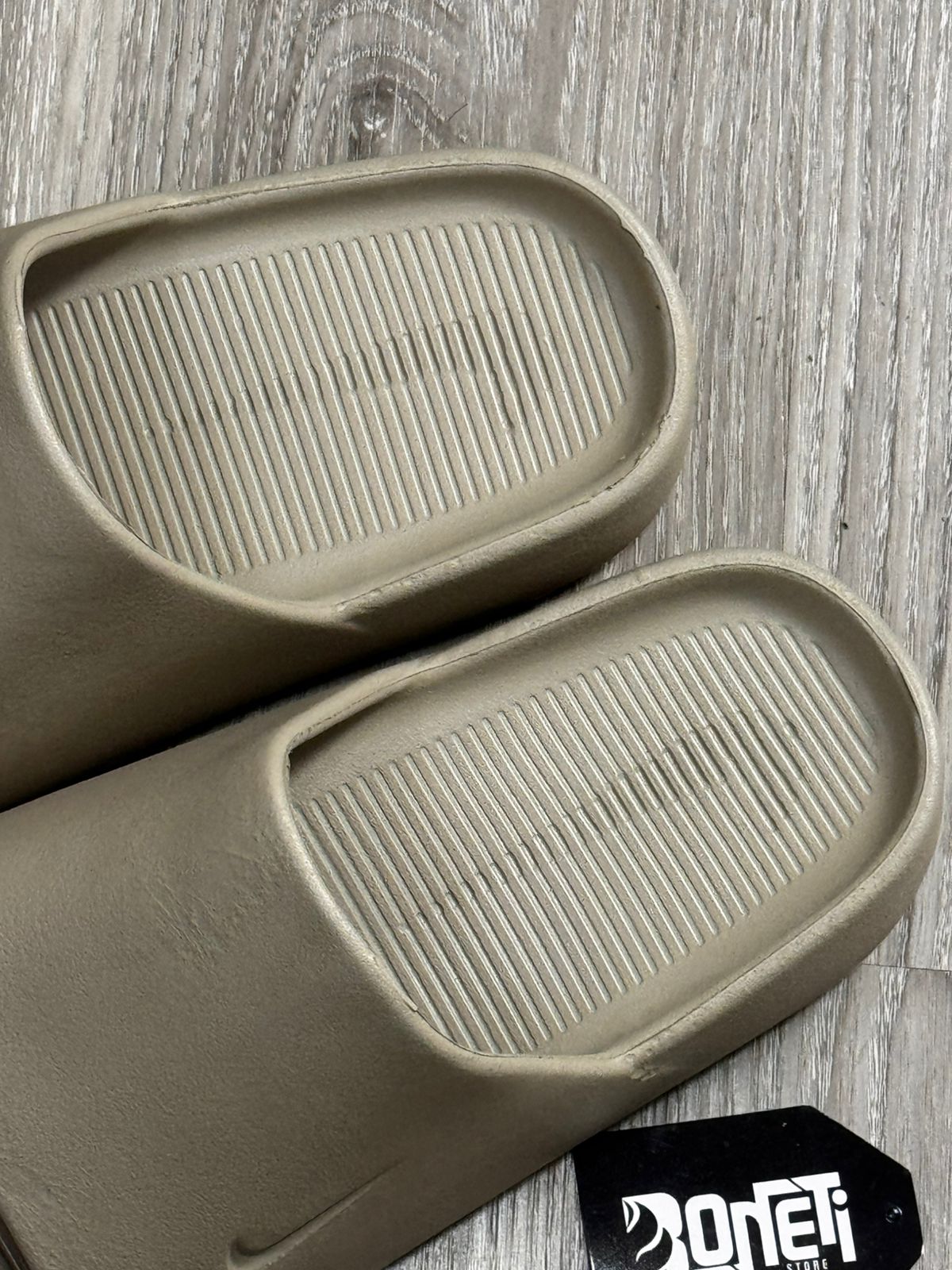 CHINELO SLIDE NK CALM - BEGE