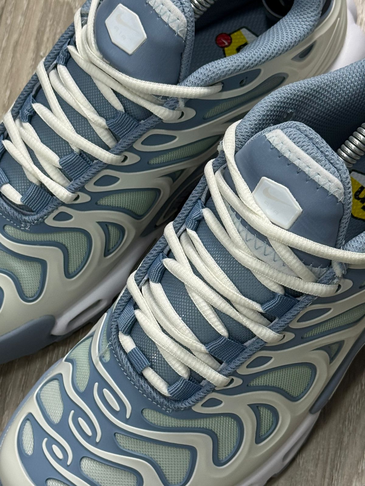 TÊNIS NK AIR MAX PLUS TN DRIFT - BABY BLUE