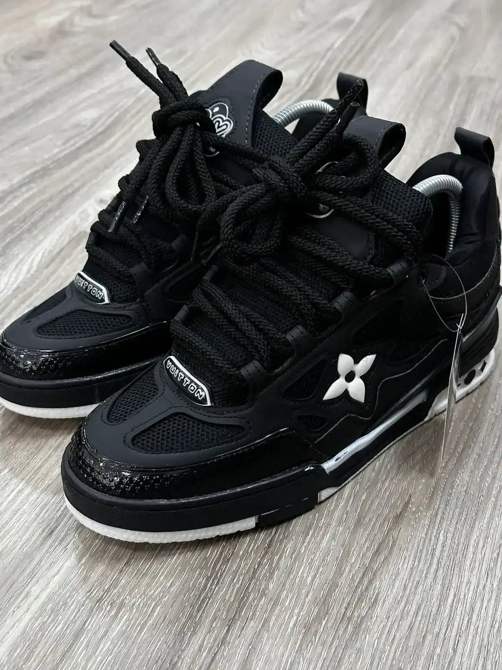 TÊNIS LV SKT - PRETO/BRANCO