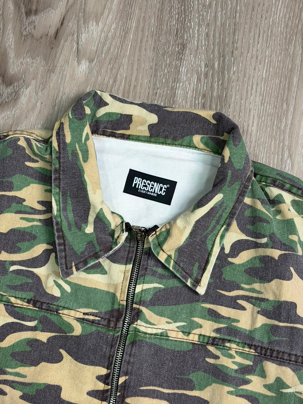 JAQUETA PRESENCE CAMUFLADA
