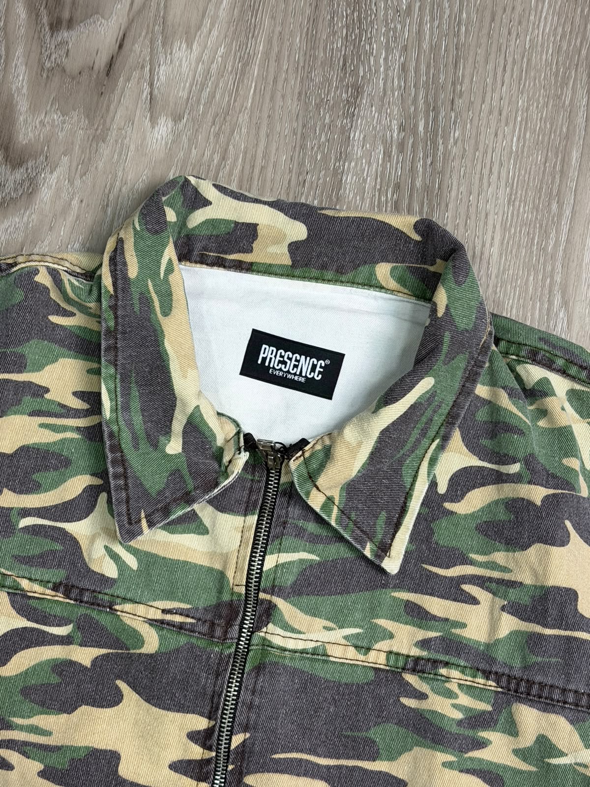 JAQUETA PRESENCE CAMUFLADA