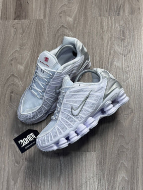 TÊNIS NK SHOX 12 MOLAS - TRIPLE WHITE