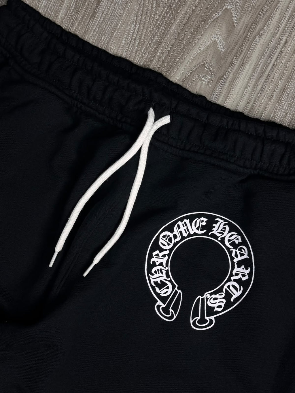 SHORTS MOLETOM CHROME HEARTS - PRETO