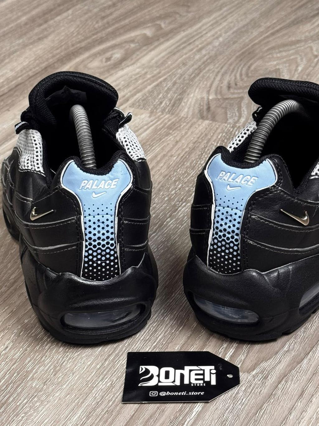 TÊNIS NK AIR MAX 95 X PALACE - METALLIC SILVER