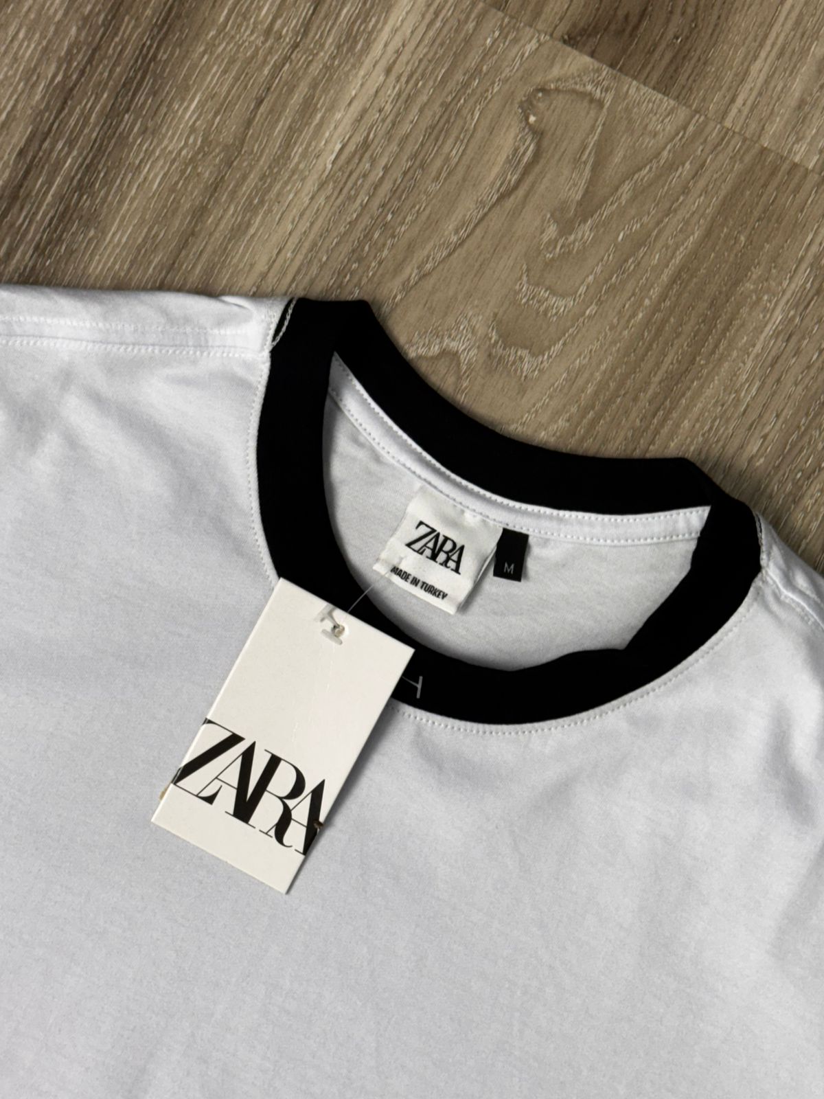CAMISETA SLIM GOLA ZARA - BRANCA