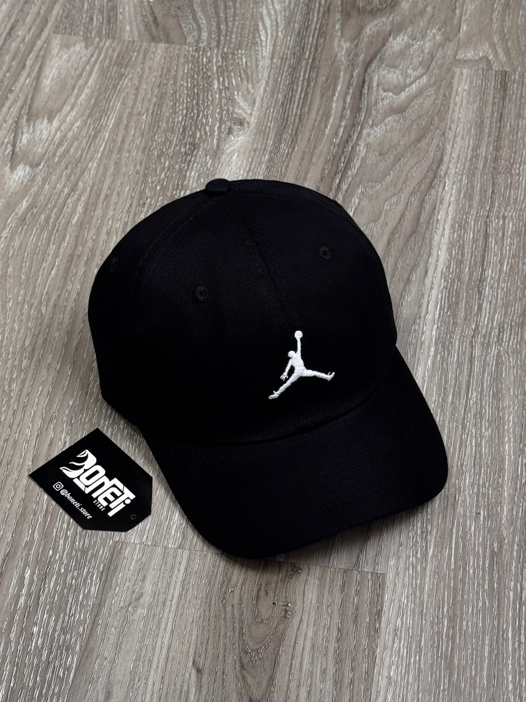 BONÉ JORDAN CLUB - PRETO LOGO BRANCA