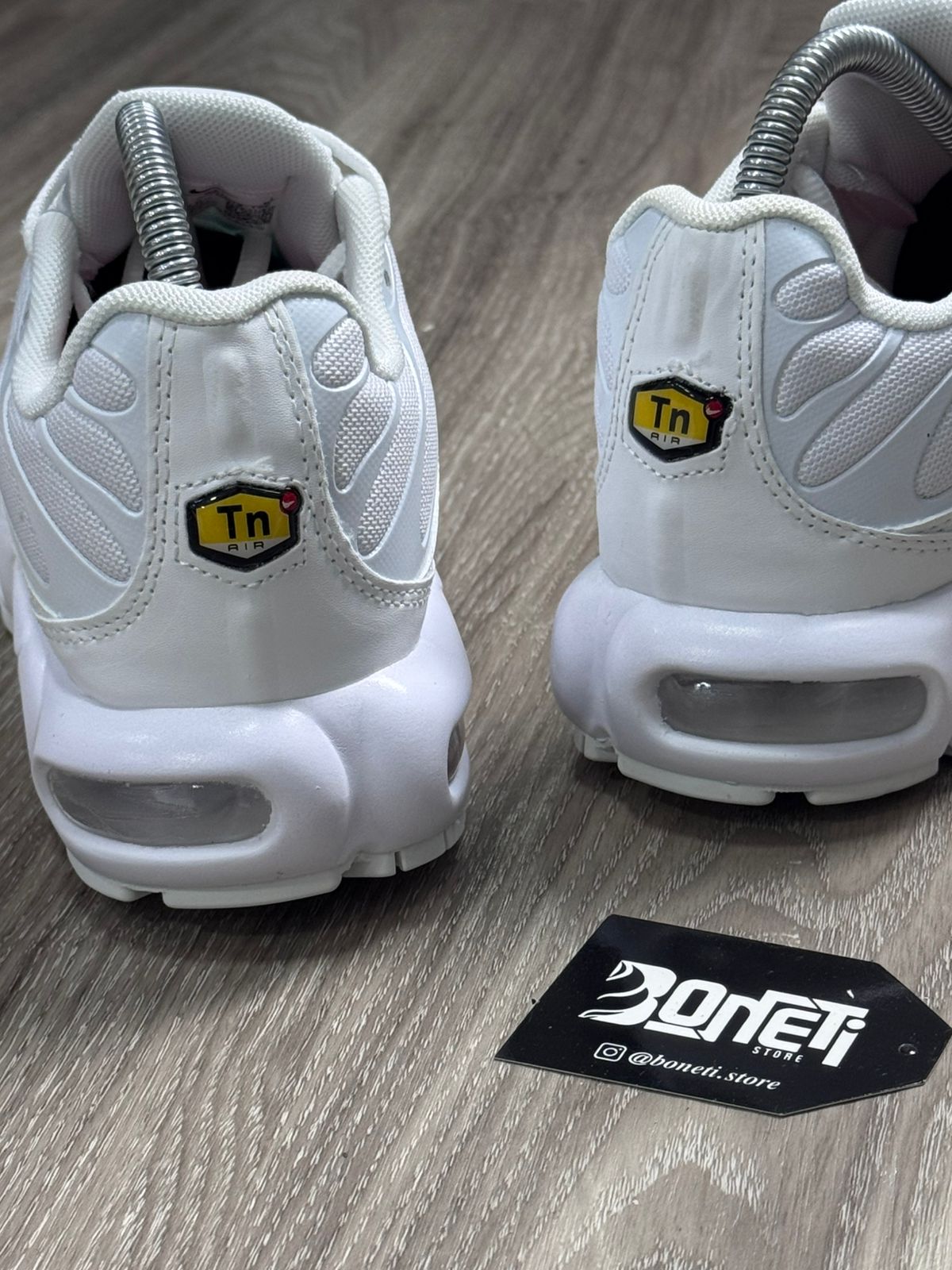TÊNIS NK AIR MAX PLUS TN - BRANCO SUPREME