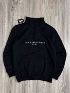 MOLETOM GOLA ALTA ZIP TOMMY - PRETO