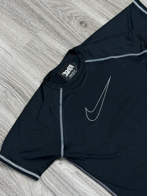 CAMISETA NK DRI-FIT SWOOSH VAZADO - PRETO