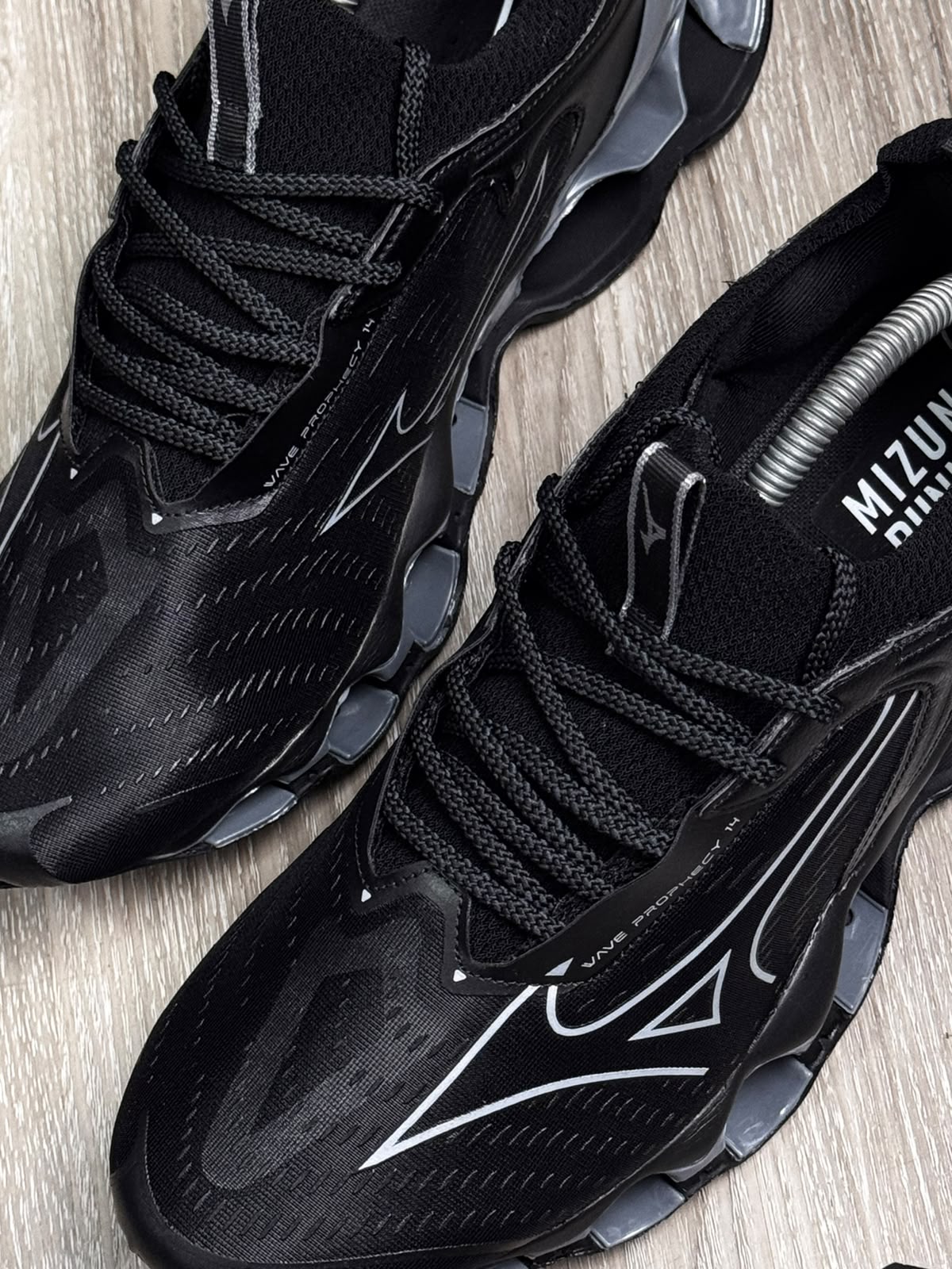 TÊNIS MZN WAVE PROPHECY 14 - BLACK GREY