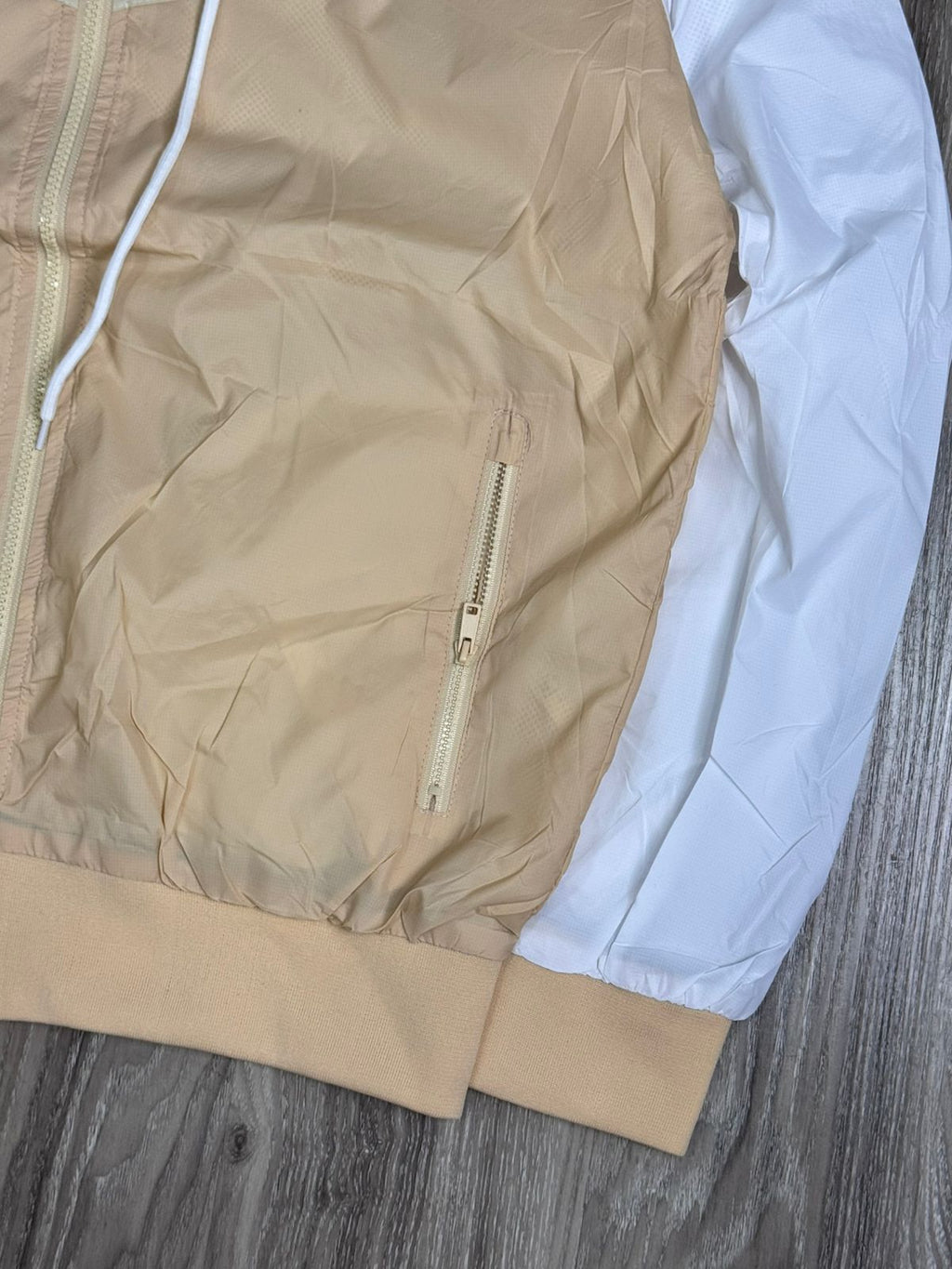 CORTA VENTO NK WINDRUNNER - SALMON E BRANCO