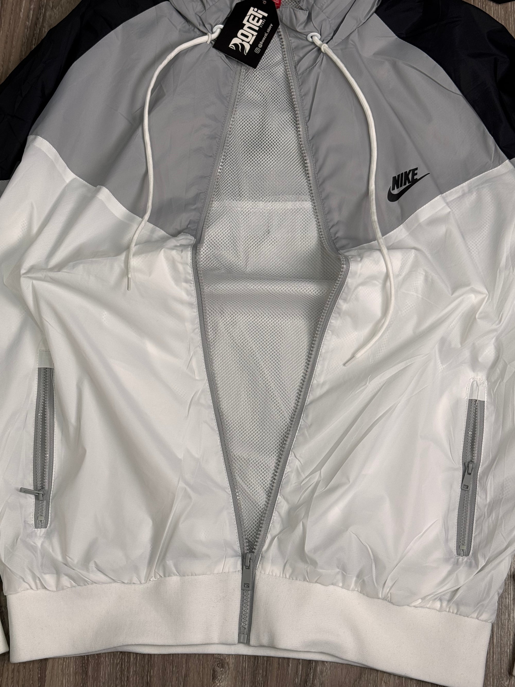 CORTA VENTO NK WINDRUNNER - BRANCO/CINZA