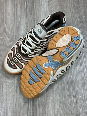 TÊNIS NK AIR MAX PLUS TN - DRIFT CACAO