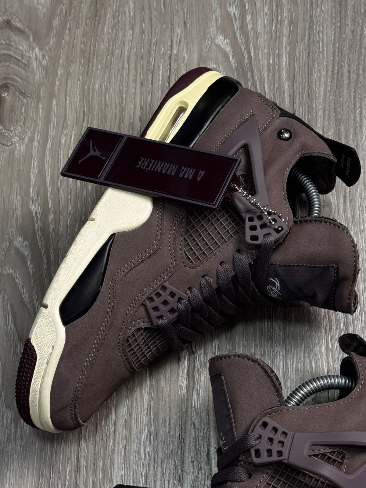 TÊNIS NK JORDAN 4 - A MA MANIERE