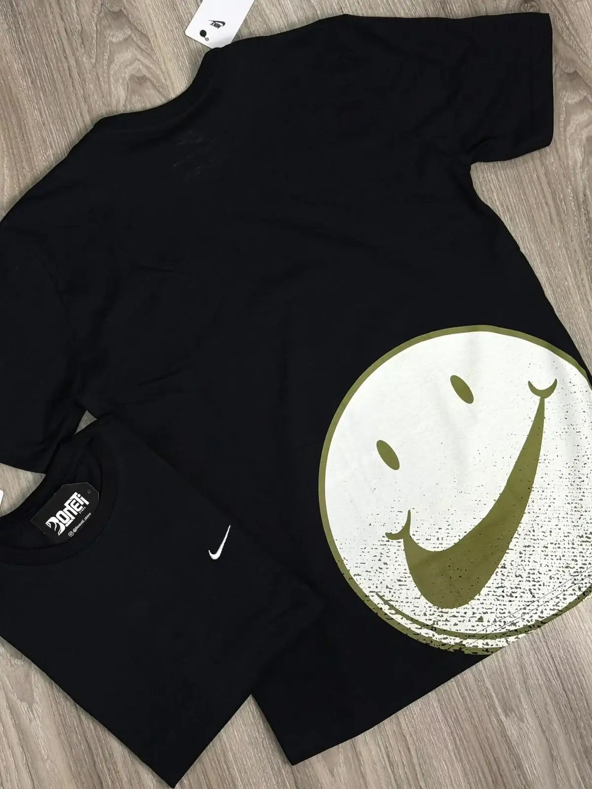 CAMISETA NK SMILE - PRETA