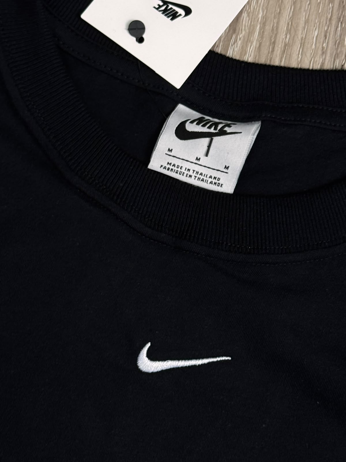 CAMISETA NK ESSENTIALS - PRETA