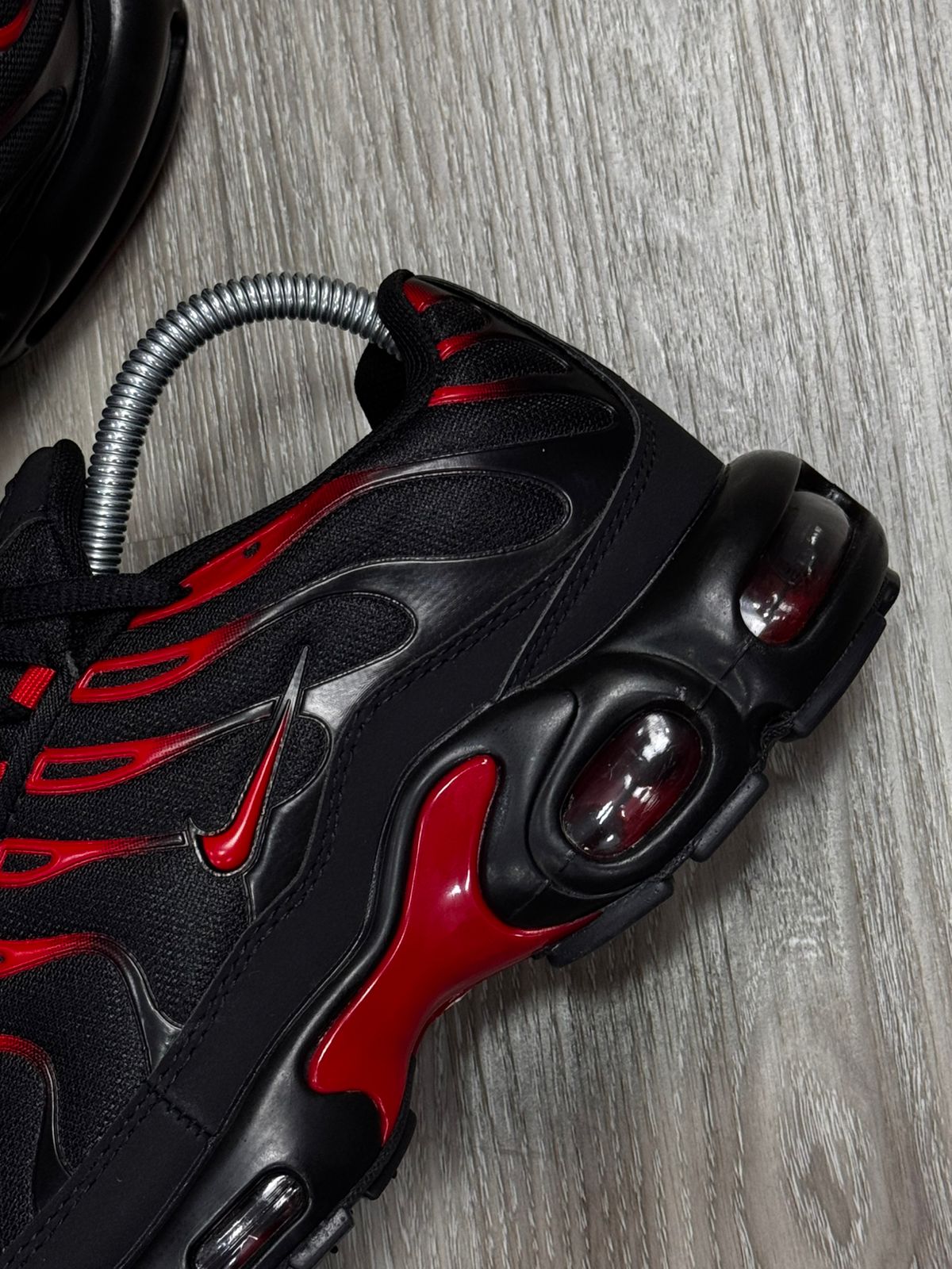 TÊNIS NK AIR MAX PLUS TN - BRED