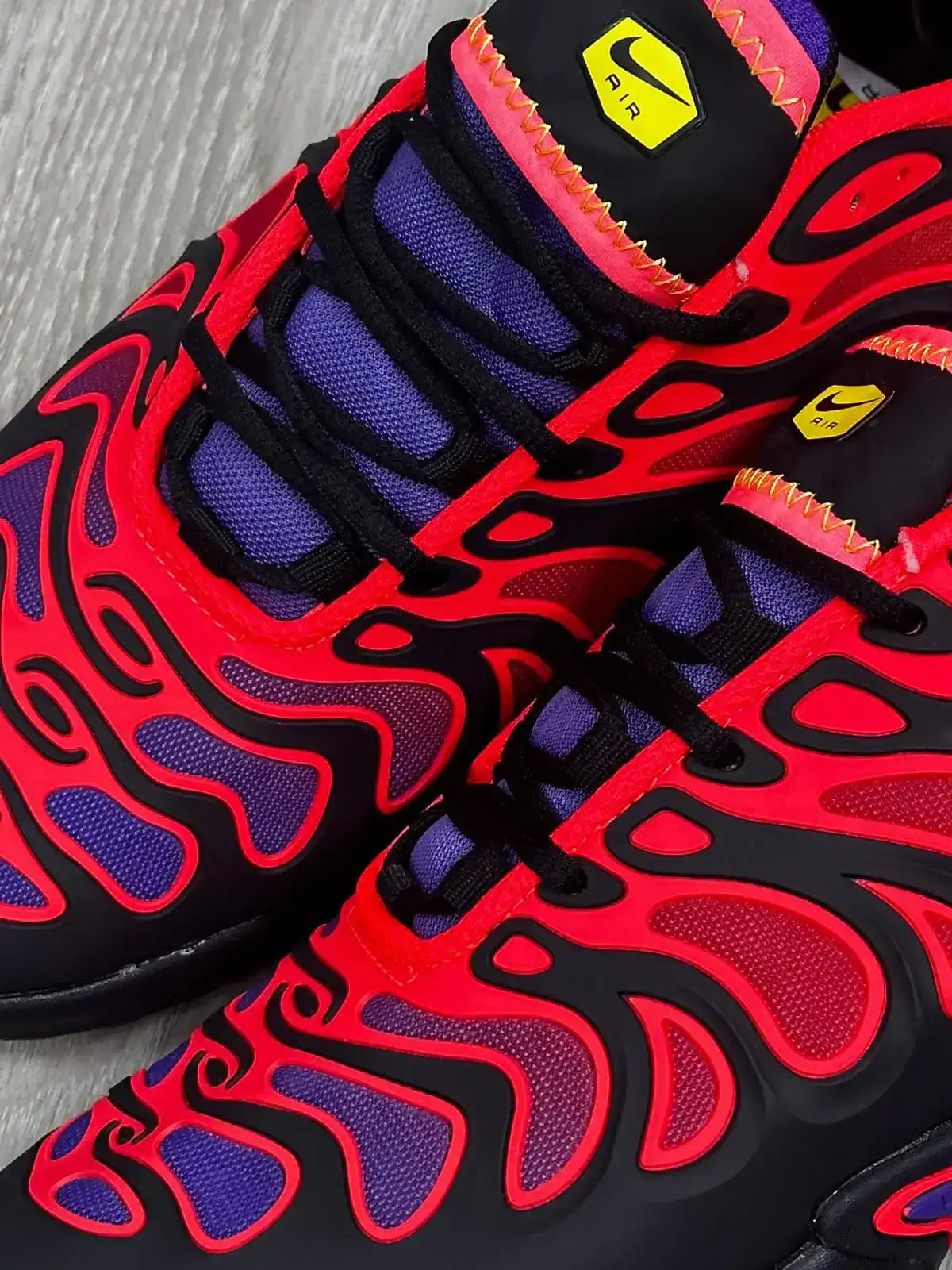 TÊNIS NK AIR MAX PLUS TN - DRIFT RED