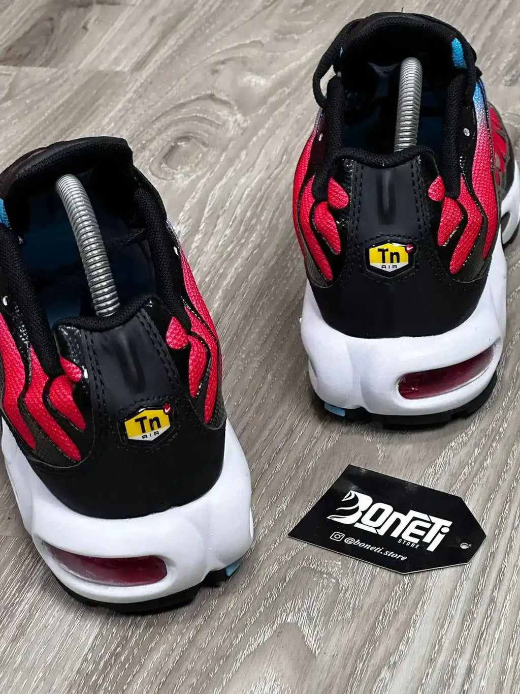 TÊNIS NK AIR MAX PLUS TN - UNIVERSITY BLUE LIGHT