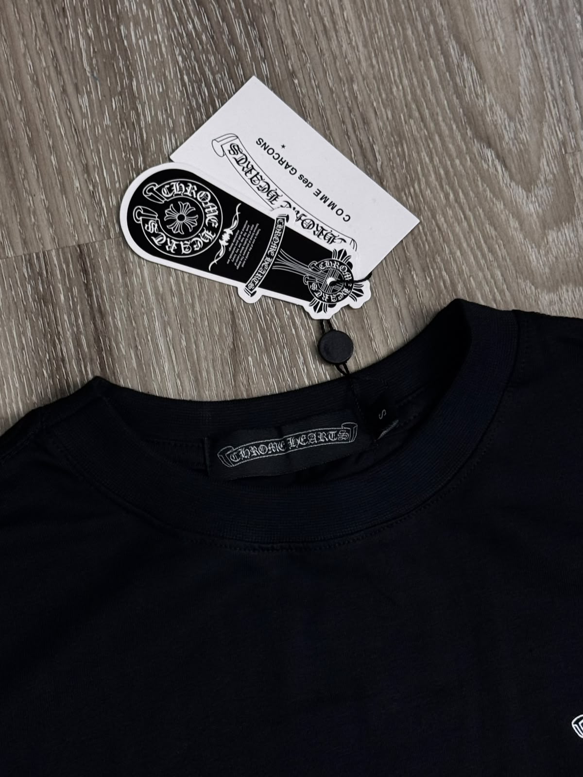 CAMISETA CHROME HEARTS MULTICOLOR CROSS - PRETA