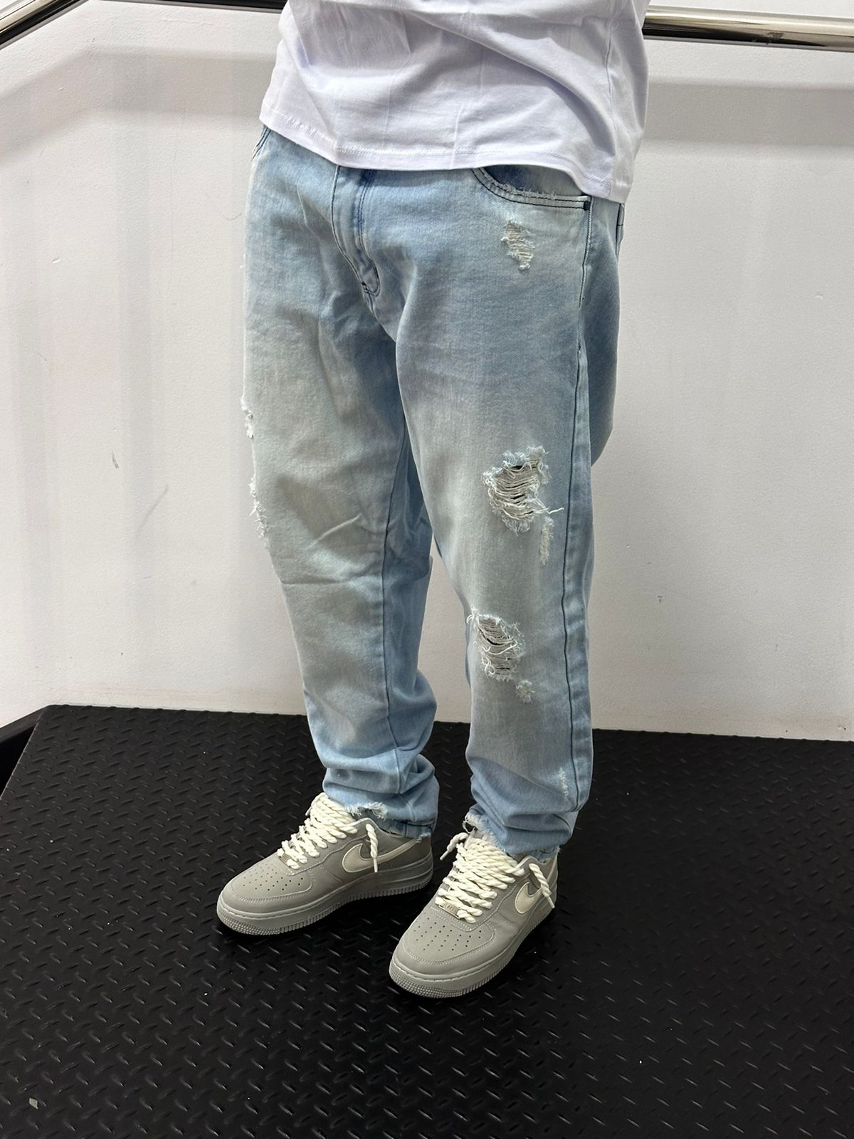 CALÇA JEANS RETA DESTROYED JAY JONES - 8038